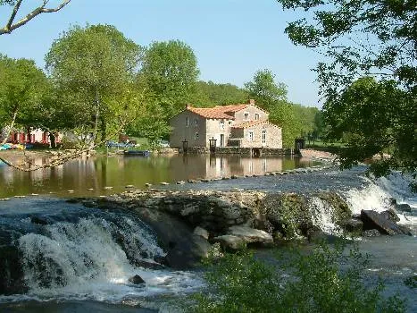 Camping La Vallée de Poupet Pays de Loire - Saint-Malo-du-Bois visuel 3/5