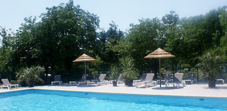 Camping L'Arlésienne 3 étoiles - Arles - Toocamp
