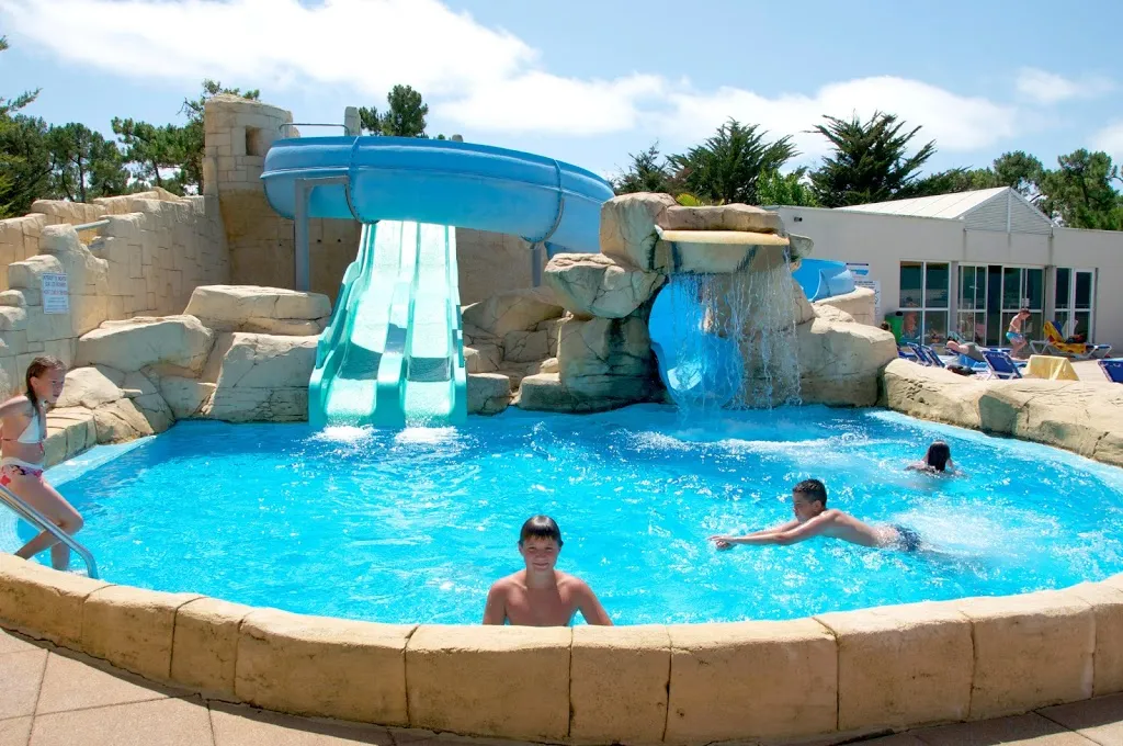 Camping Le Clos des Pins Pays de Loire - Saint-Hilaire-de-Riez visuel 2/11