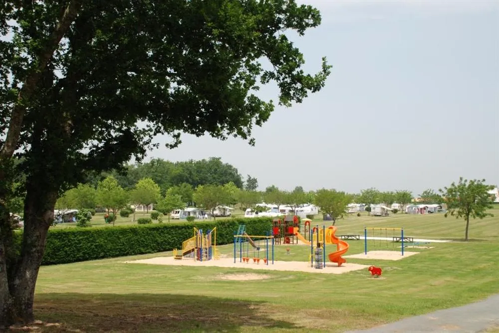 Camping Le Logis du Breuil Poitou-Charentes - Saint-Augustin visuel 9/10