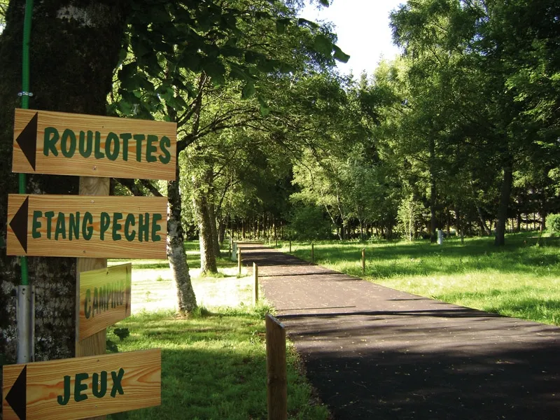 Camping Le Pont de la Dordogne Auvergne - Saint-Sauves-d'Auvergne visuel 2/10