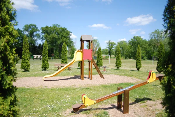 Camping Les Acacias Grand Centre - La Ville-aux-Dames visuel 10/10
