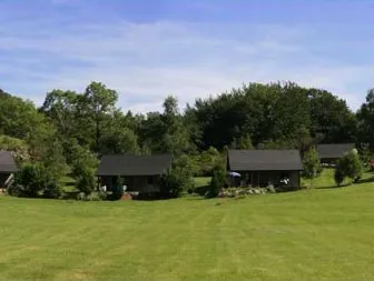 Camping Les Chalets de l'Eau Verte Auvergne - Marchal visuel 4/10