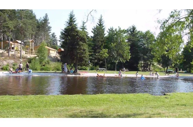 Camping Les Chalets du Haut-Forez Rhône-Alpes - Usson-en-Forez visuel 7/9
