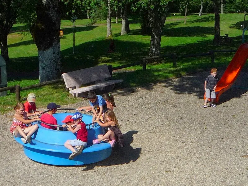 Camping Les Chanterelles Auvergne - Saint-Rémy-sur-Durolle visuel 8/10