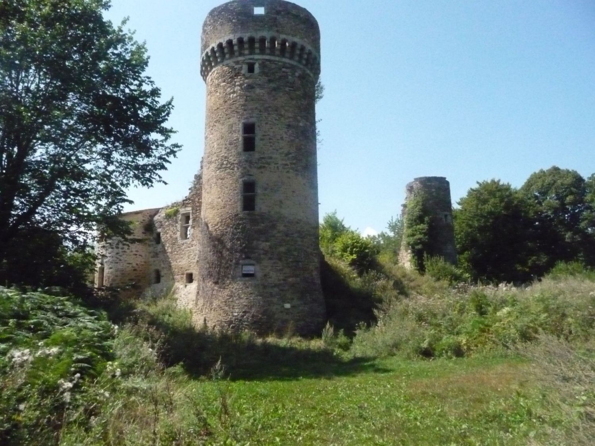 Les Chelles Auvergne - Olliergues visuel 8/8 Les Chelles Auvergne - Olliergues visuel 8/8