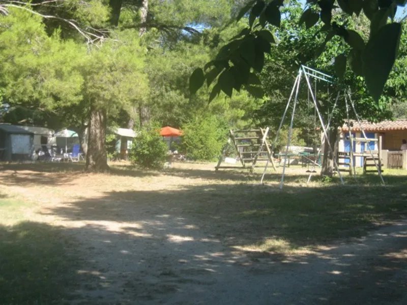 Camping Les Chênes Verts Provence-Alpes-Côte d'Azur - Cabrières-d'Aigues visuel 2/4