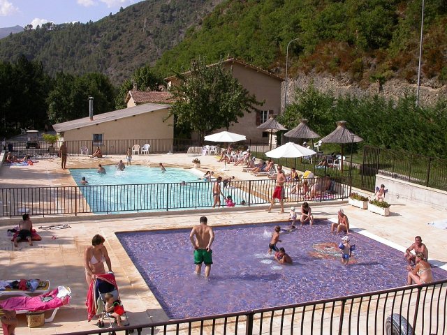 Camping Les Eaux Chaudes 3 étoiles - Digne-Les-Bains - Toocamp