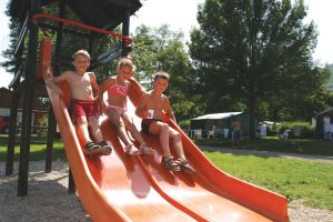 L'Ile Chambod Rhône-Alpes - Hautecourt Romanèche visuel 8/10 L'Ile Chambod Rhône-Alpes - Hautecourt Romanèche visuel 8/10