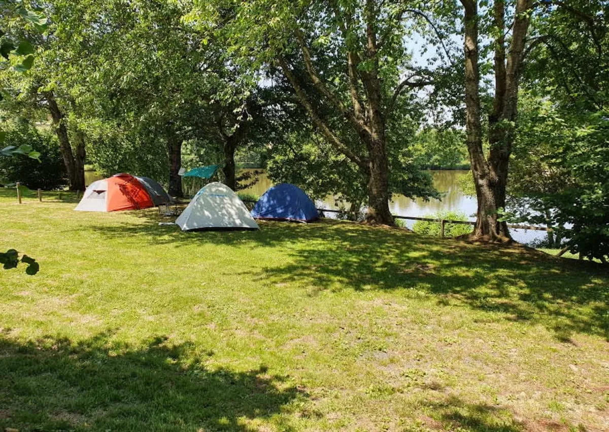 Camping L'Émeraude du Lac Auvergne - Cunlhat visuel 9/22