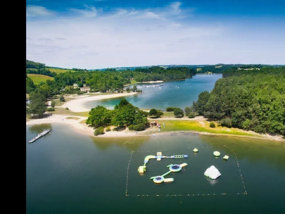 Camping Les Rives du Lac Auvergne - Saint-Gérons visuel 3/6