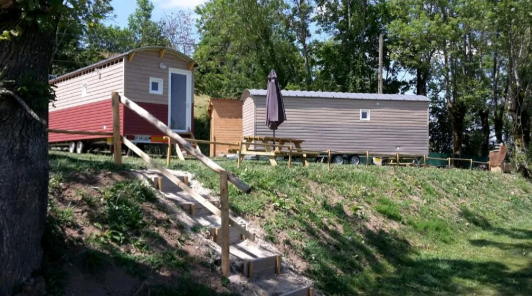 Camping Les roulottes de Montcheneix Auvergne - Rochefort-Montagne visuel 2/2