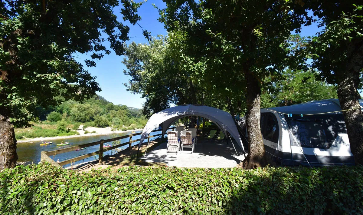 Camping Rives d'Arc Rhône-Alpes - Vallon-Pont-d'Arc visuel 18/19