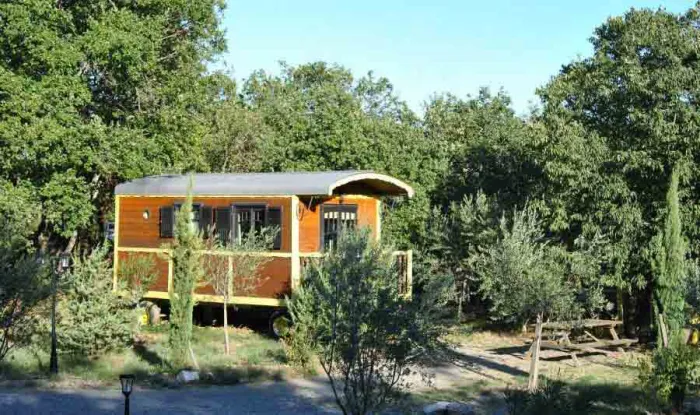 Camping Roulottes et Cabanes de Saint Cerice Rhône-Alpes - Vogüé visuel 4/11