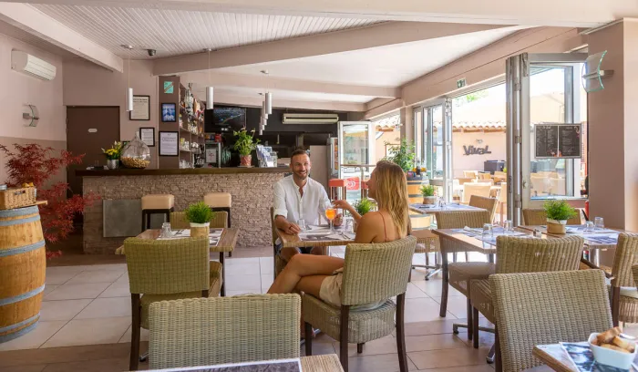 Camping - Le Grau-du-Roi - Languedoc-Roussillon - Abri de Camargue