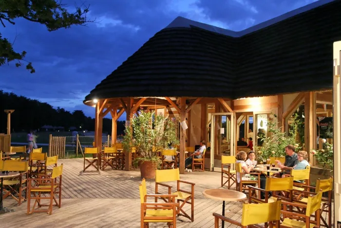 Camping - Pierrefitte-sur-Sauldre - Grand Centre - Alicourts Resort