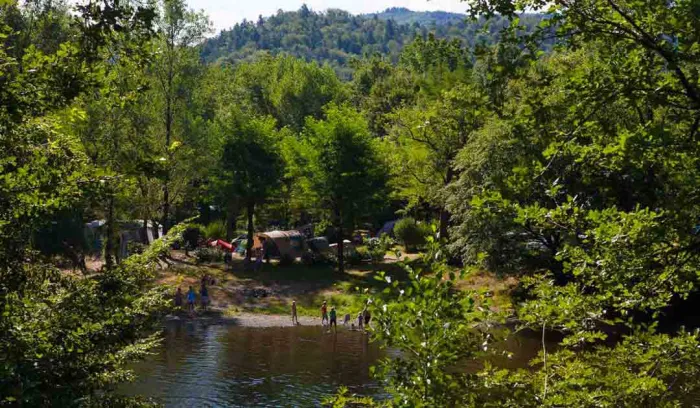Camping - Monceaux-sur-Dordogne - Limousin - Au Soleil d'Oc
