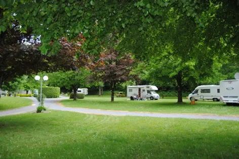 Camping - Lourdes - Midi-Pyrénées - Camping Du Loup
