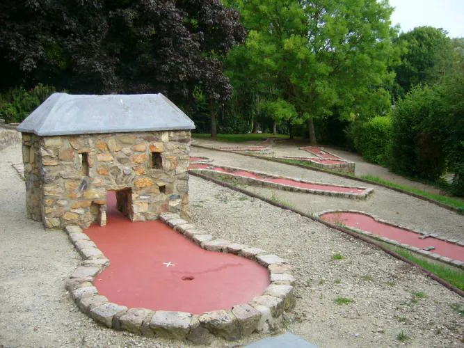 Camping - Fresnay-sur-Sarthe - Pays de Loire - Camping Le Sans Souci