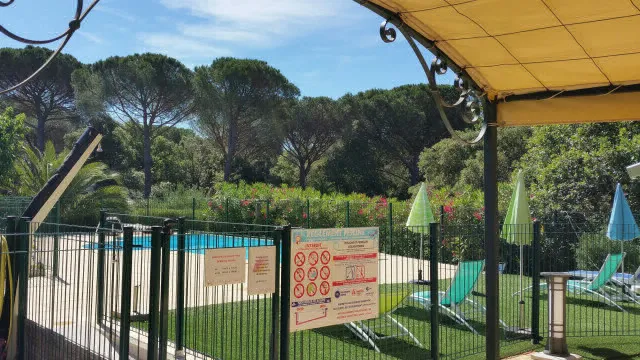Camping - Roquebrune-sur Argens - Provence-Alpes-Côte d'Azur - Camping de Parpaillon