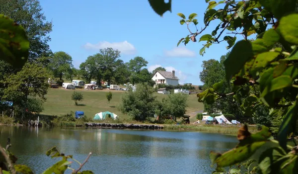 Camping - Champs sur Tarentaine - Auvergne - Camping de l'Etang