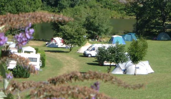 Camping - Champs sur Tarentaine - Auvergne - Camping de l'Etang