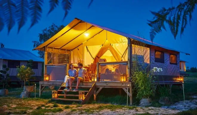 Camping - Aubagne - Provence-Alpes-Côte d'Azur - Youcamp Village