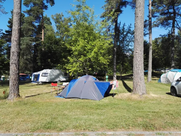 Camping - Marcillac-la-Croisille - Limousin - Camping du Lac