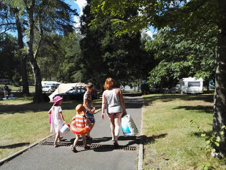 Camping - Marcillac-la-Croisille - Limousin - Camping du Lac