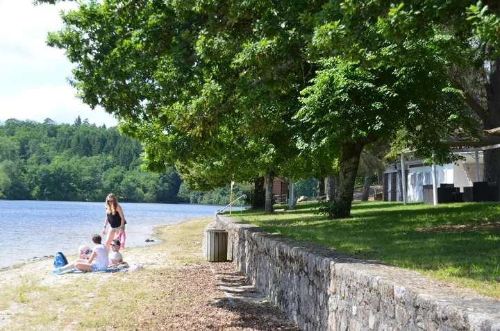 Camping - Marcillac-la-Croisille - Limousin - Camping du Lac
