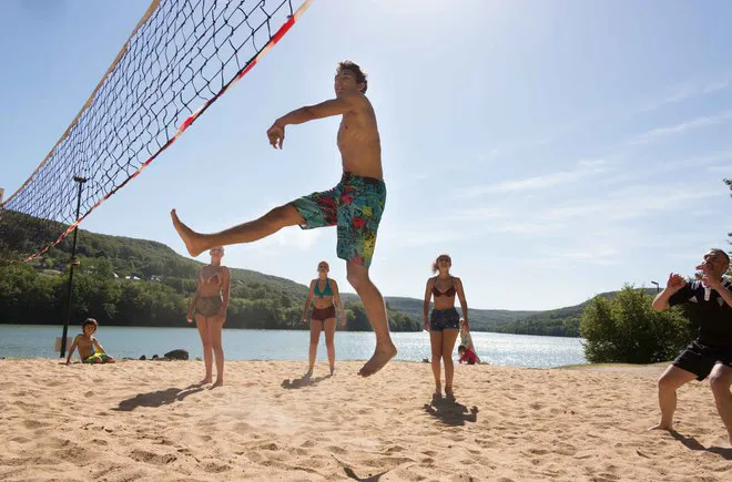 Camping - Lissac-sur-Couze - Limousin - Camping du Lac du Causse