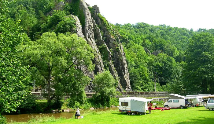 Camping - Comblain-La-Tour - Liège - Camping le Rocher de la Vierge