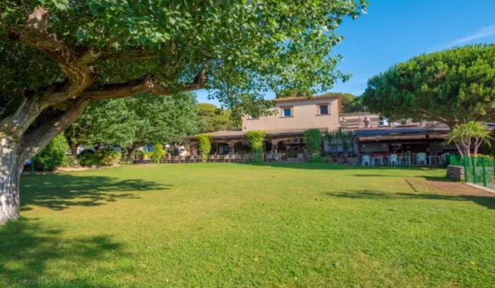 Camping - Estartit - Costa Brava - Castell Montgri