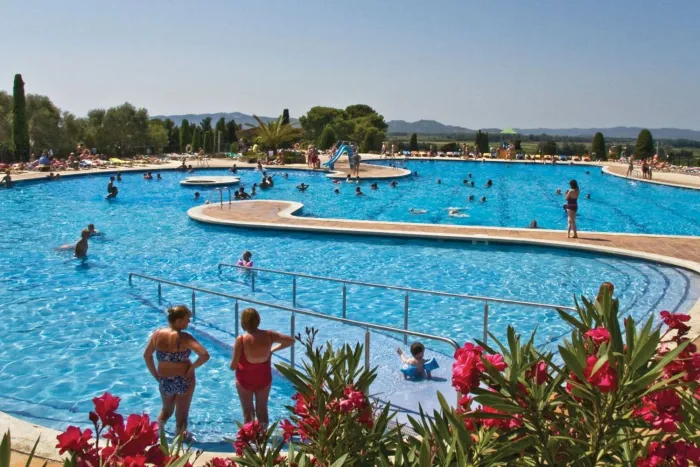 Camping - Estartit - Costa Brava - Castell Montgri