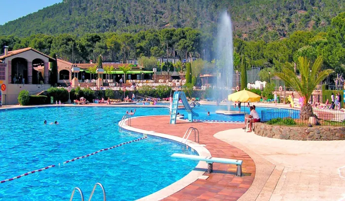 Camping - Estartit - Costa Brava - Castell Montgri