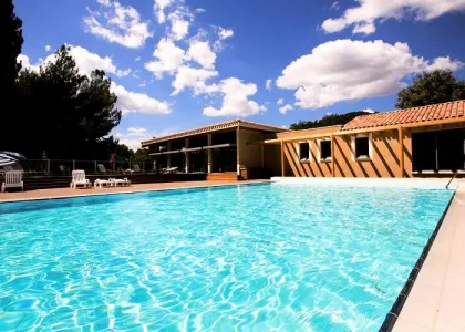 Camping - Gréoux-les-Bains - Provence-Alpes-Côte d'Azur - Chateau Laval