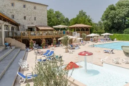 Camping - Allegre les Fumades - Languedoc-Roussillon - Château de Boisson