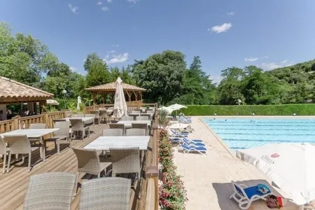 Camping - Allegre les Fumades - Languedoc-Roussillon - Château de Boisson