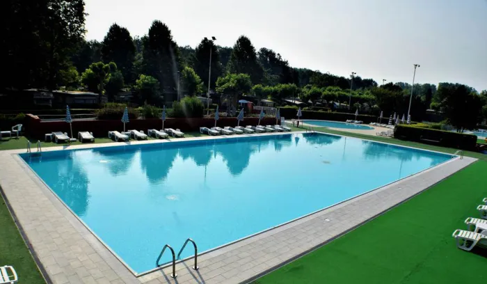 Camping - Angera - Lombardie - Città di Angera