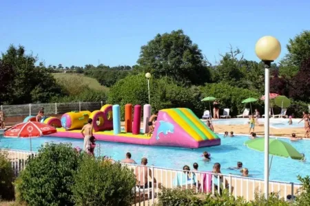 Camping - Le Monastère - Midi-Pyrénées - Domaine de Combelles