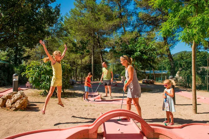 Camping - Nans-les-Pins - Provence-Alpes-Côte d'Azur - Domaine de la Sainte Baume