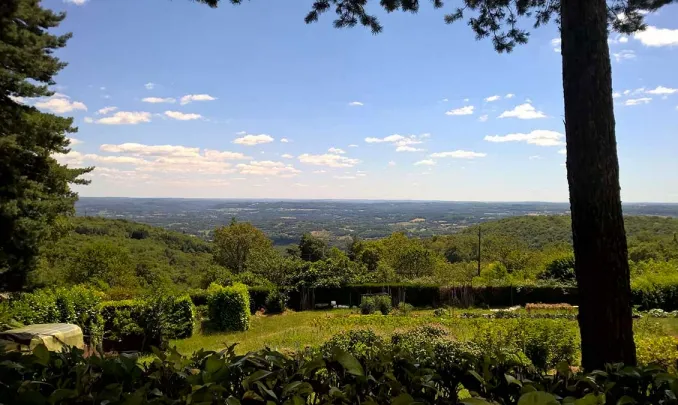 Camping - Collonges la Rouge - Limousin - Domaine du Coq Rouge - Domaine Naturiste