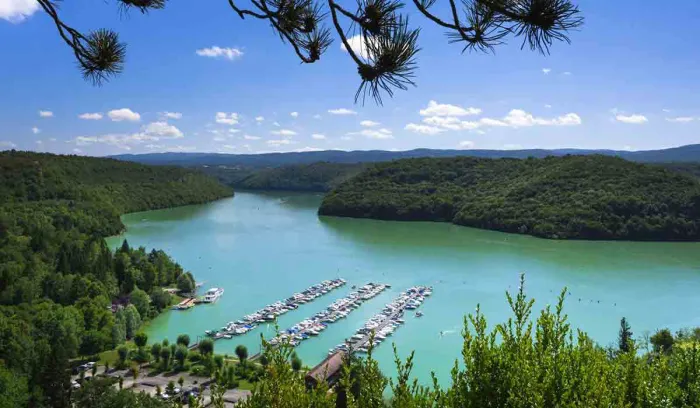 Camping - La Tour-du-Meix - Franche-Comté - Domaine du Surchauffant