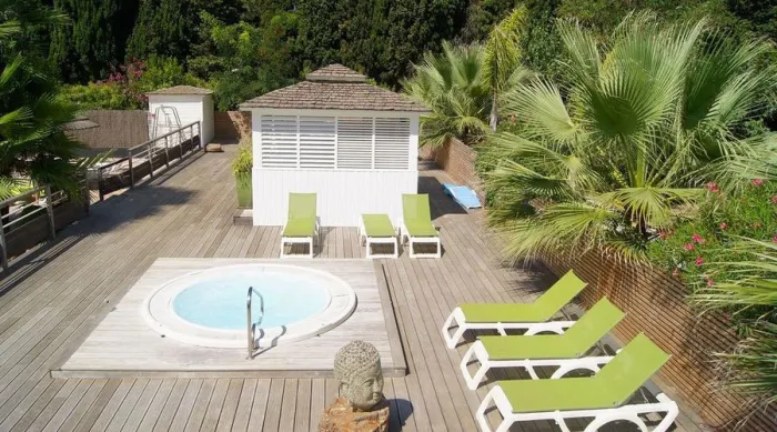 Camping - Saint-Aygulf - Provence-Alpes-Côte d'Azur - Ecolodge l'Etoile d'Argens