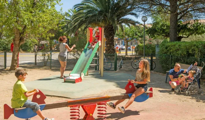 Camping - Narbonne-Plage - Languedoc-Roussillon - Falaise Narbonne Plage