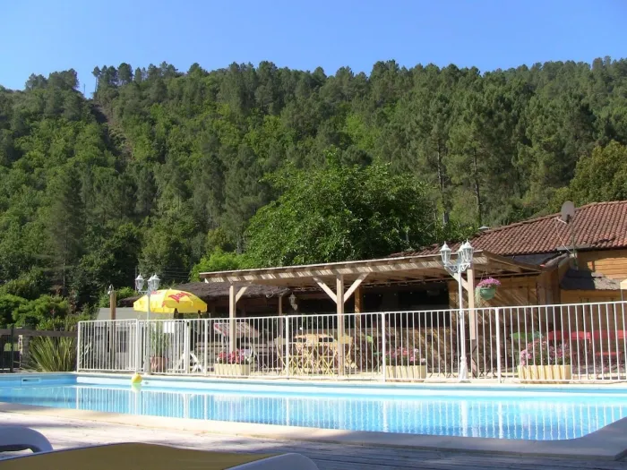 Camping - Branoux-les-Taillades - Languedoc-Roussillon - Font de Merle