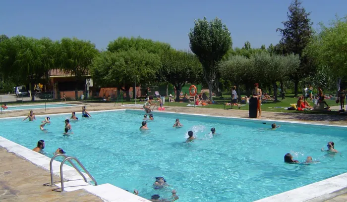 Camping - Graus - Aragon - Fuente de Regrustan
