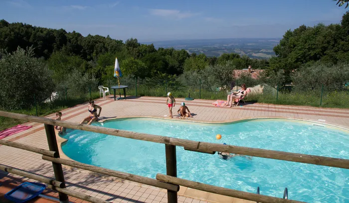 Camping - Civitella del Lago - Ombrie - Il Falcone