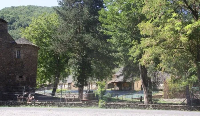Camping - Réquista - Midi-Pyrénées - L'Ecrin Vert