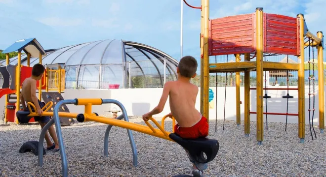Camping - Vallon-Pont-d'Arc - Rhône-Alpes - L'Esquiras